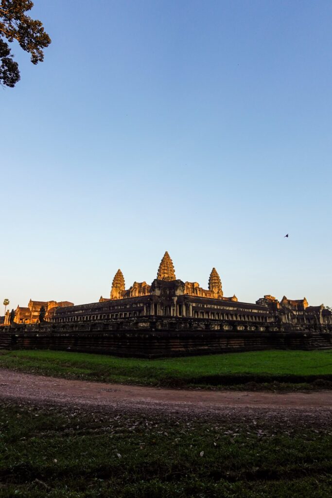 ST (Standard) Cambodia – Khong ខុង
