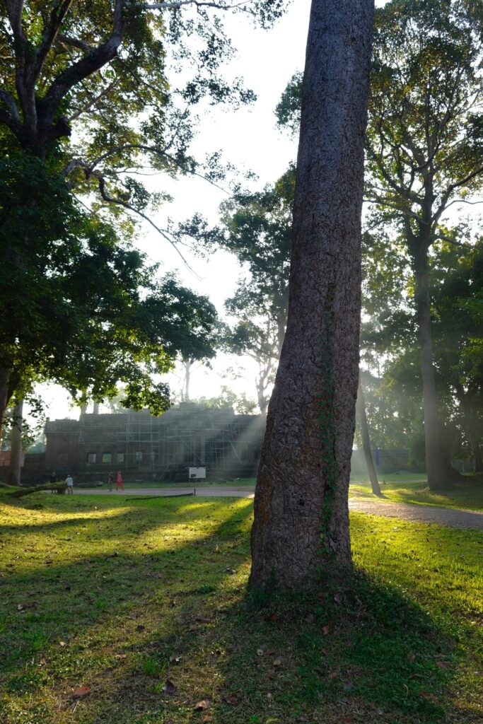 VV (Vivid) Cambodia – Khong ខុង