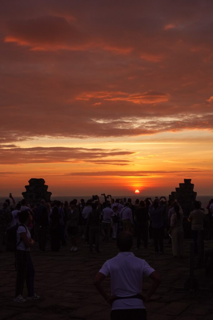 VV (Vivid) Cambodia – Khong ខុង